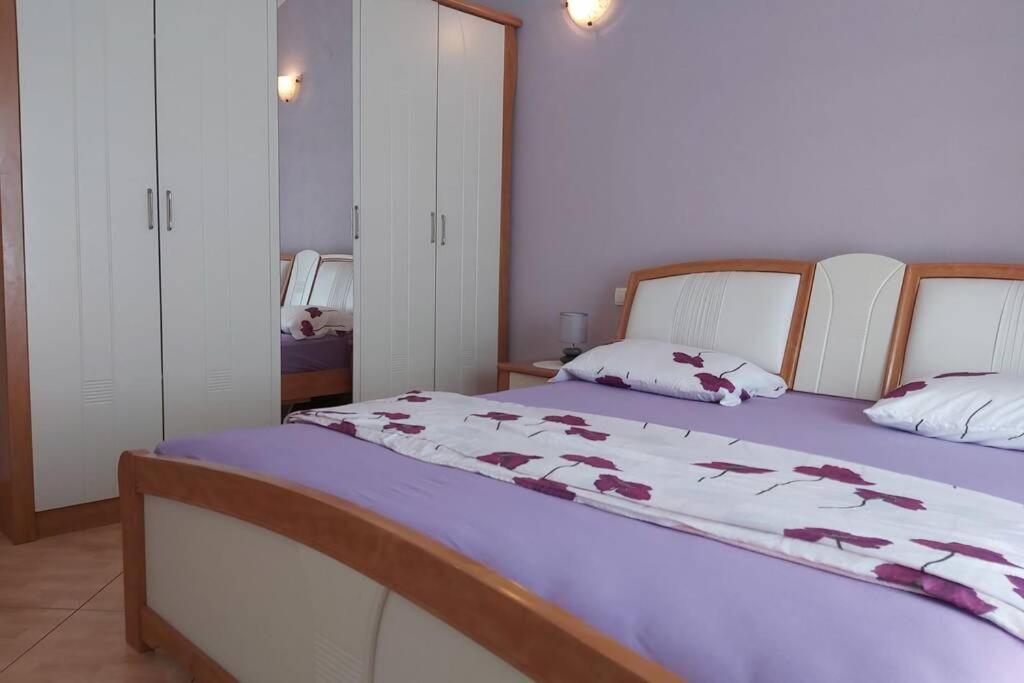 Beautiful Apartment 80 M From The Sea Marusici  Exterior photo